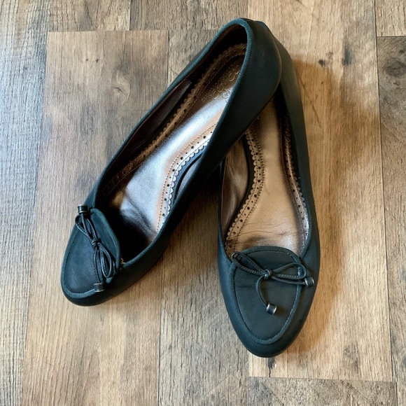 Brooks Brothers Classic Made In Italy Hunter Green Leather Flat w tassel Size 10 - Picture 5 of 7